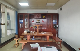 918博天堂钢材有限公司宽敞办公室